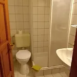 Kohari Vendeghaz Es Pince