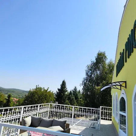 Nocleg ze śniadaniem Kohari Vendeghaz Es Pince *
